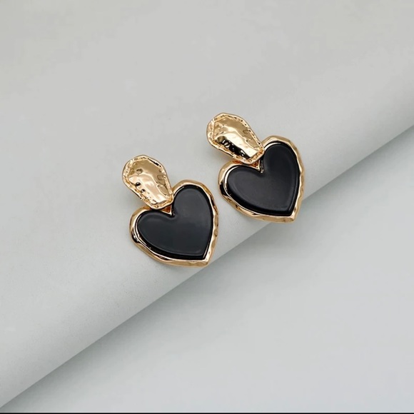 Gold black retro heart earrings - Picture 5 of 6